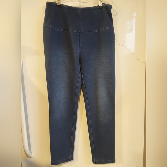 Mixed Blue & White Tops & Bottoms M/L Prints Bundle - Picture 11 of 11